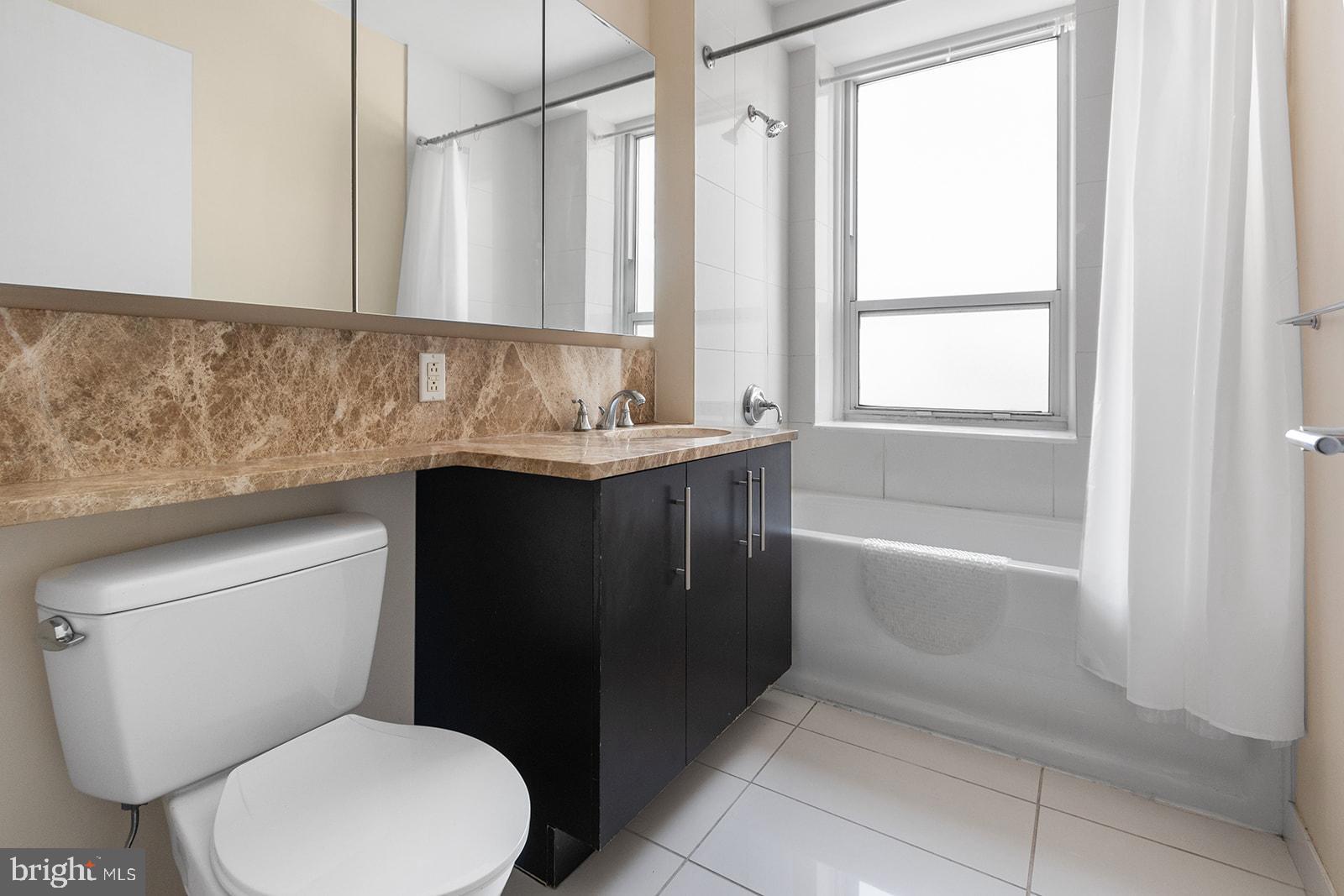 1425 LOCUST STREET Unit: 16A