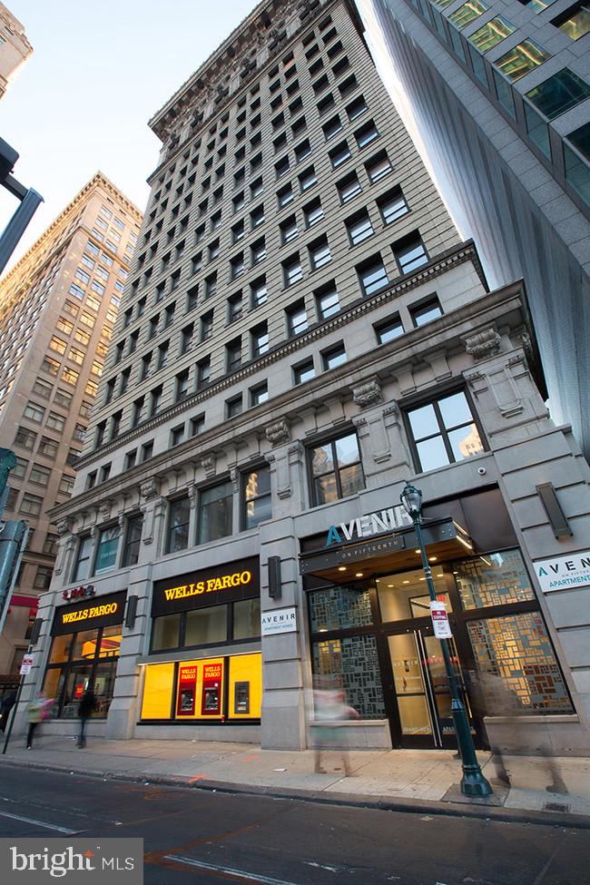 42 S 15TH STREET Unit: 1B-1005