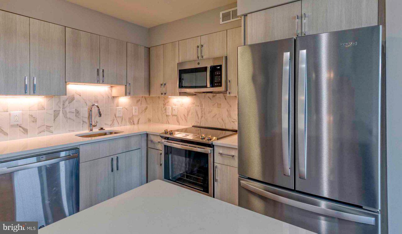 1815 JOHN F KENNEDY BOULEVARD Unit: 2B-2801