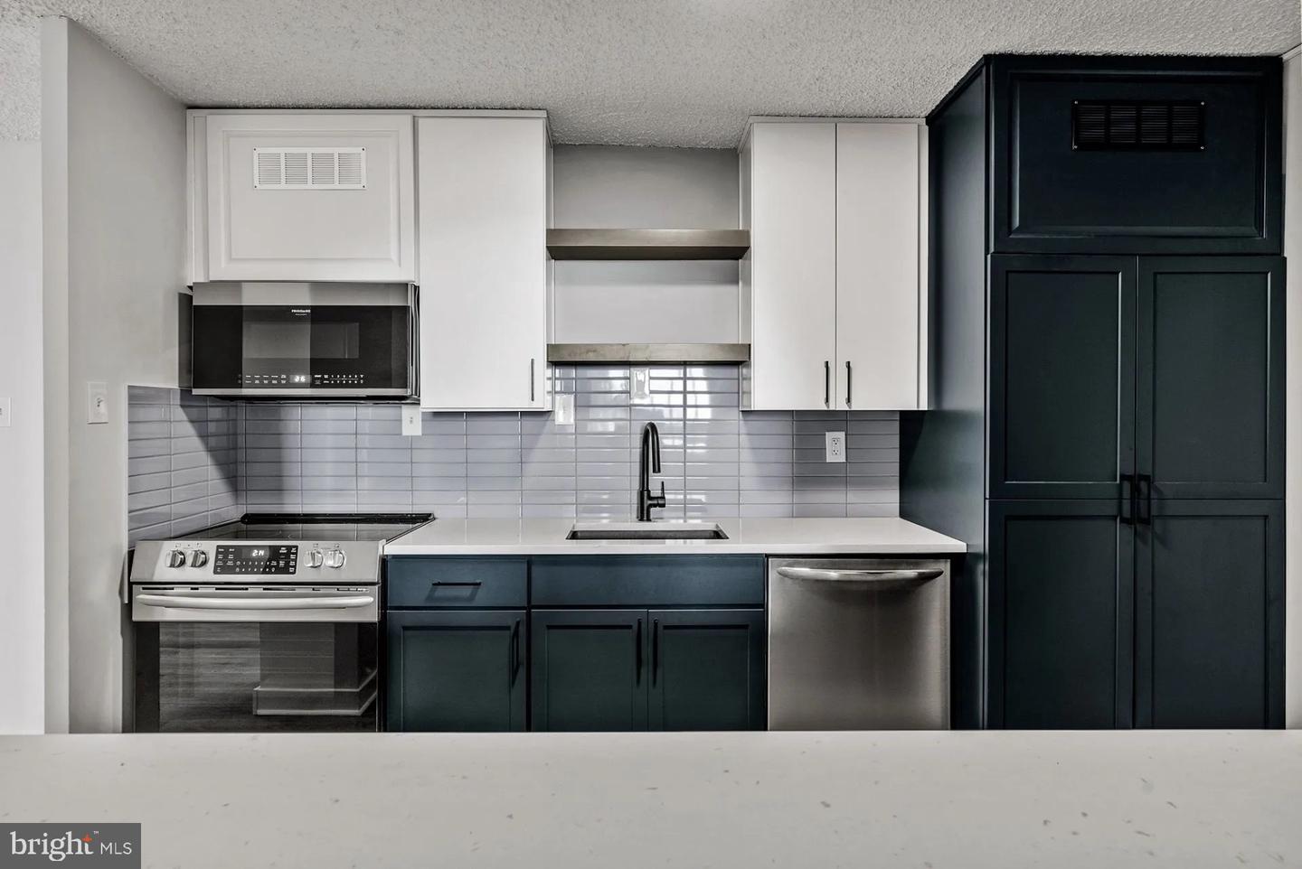 1500 LOCUST STREET Unit: 1B-3310
