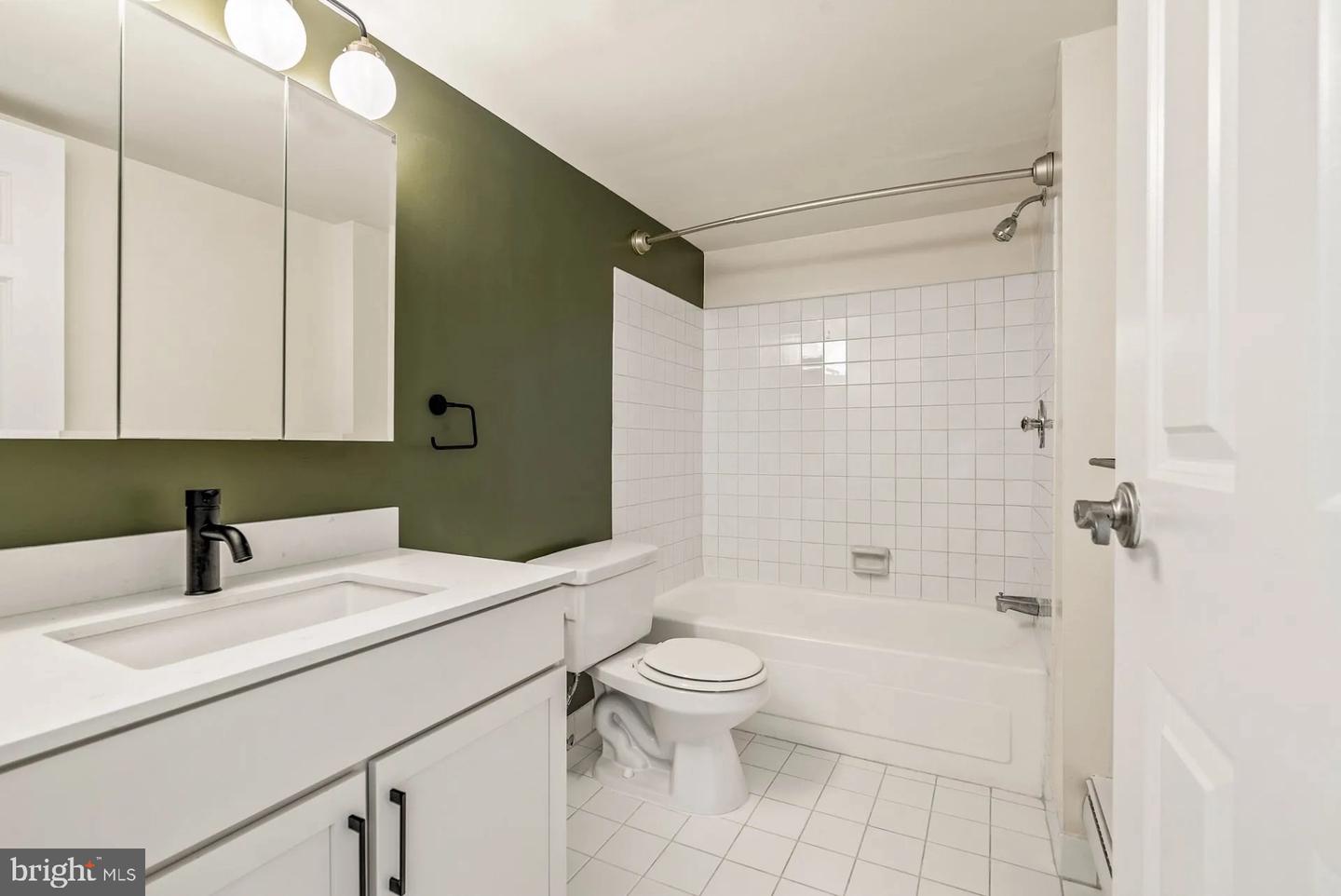 1500 LOCUST STREET Unit: 1B-3310