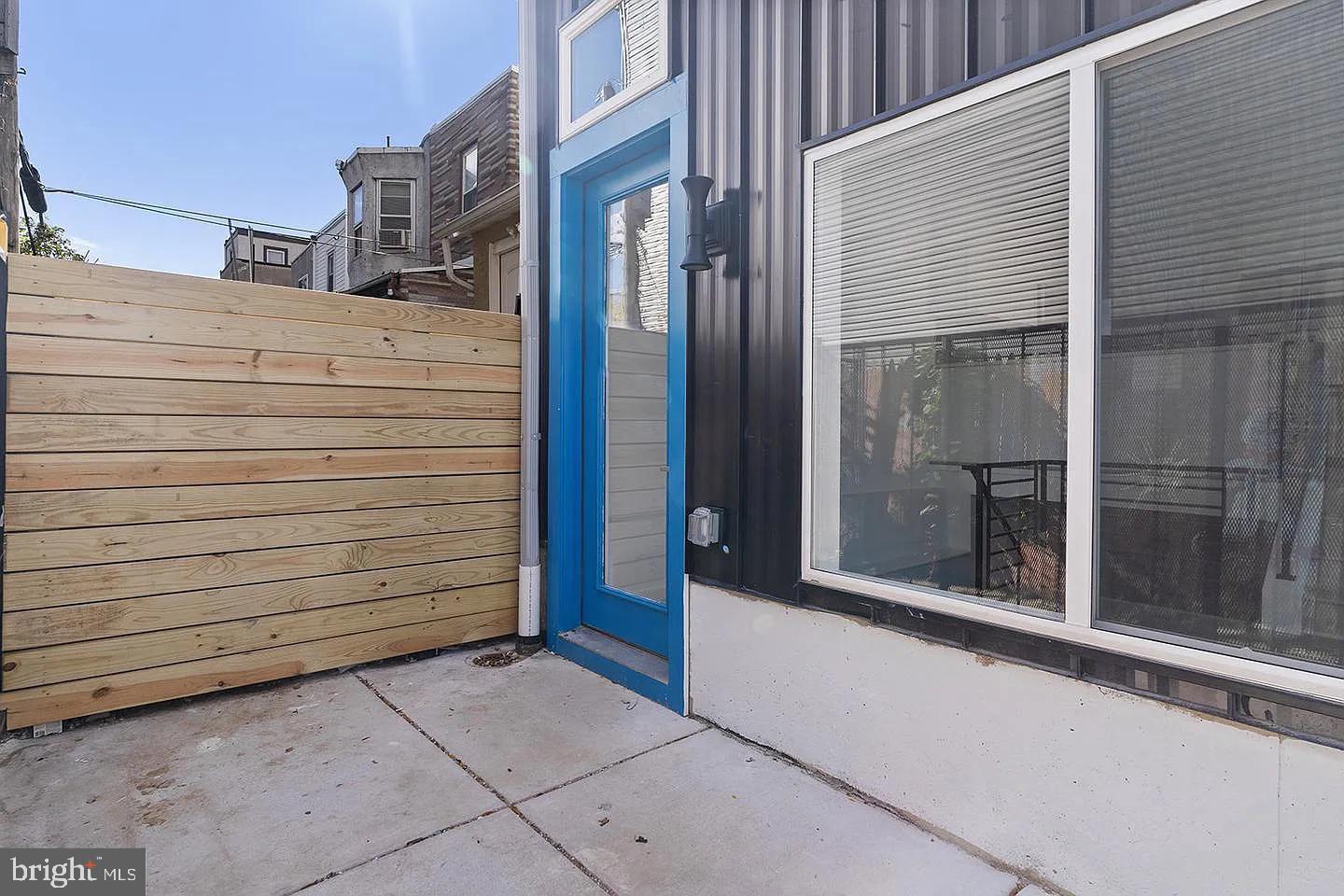 2001 E CUMBERLAND STREET Unit: B UNIT