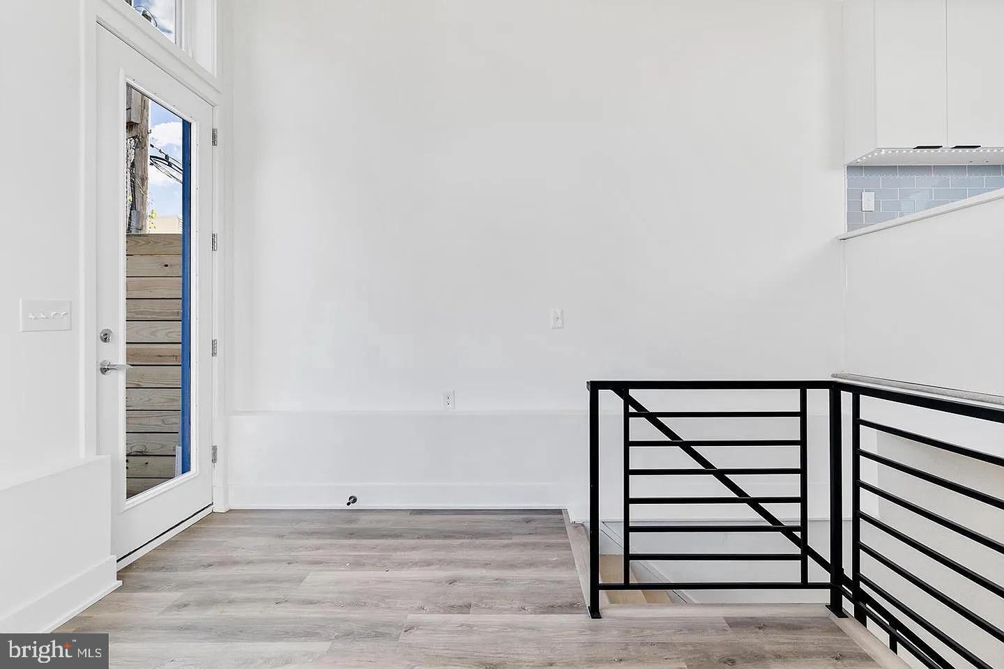 2001 E CUMBERLAND STREET Unit: B UNIT