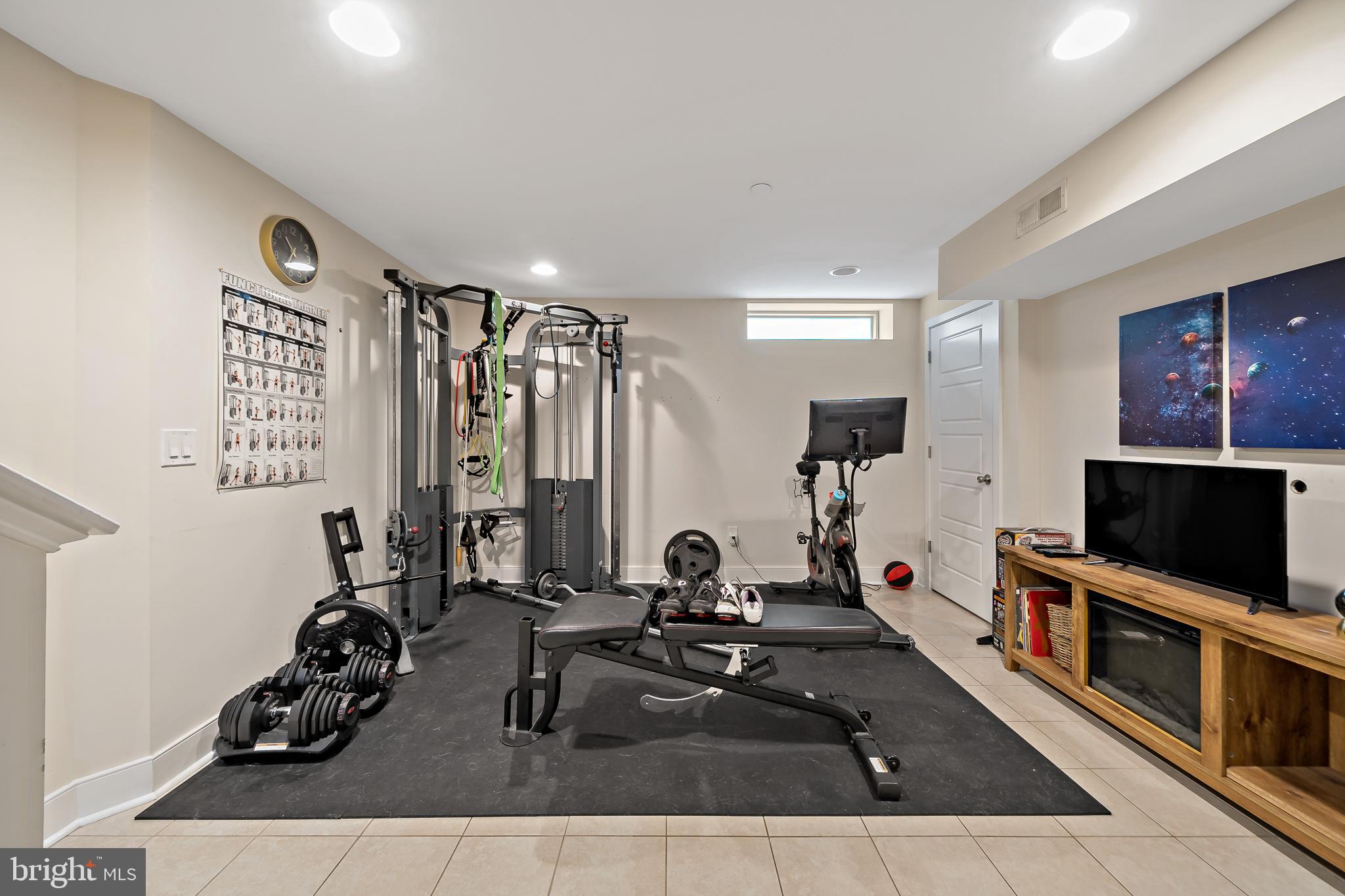 1319 S CHADWICK STREET