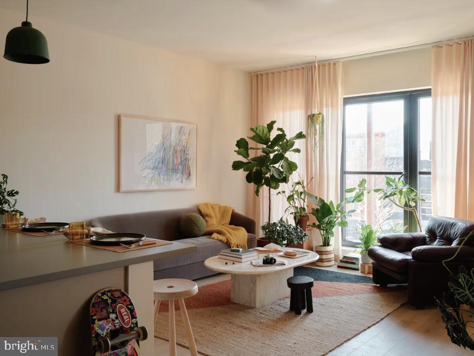 1525 N American STREET Unit: 1B-519