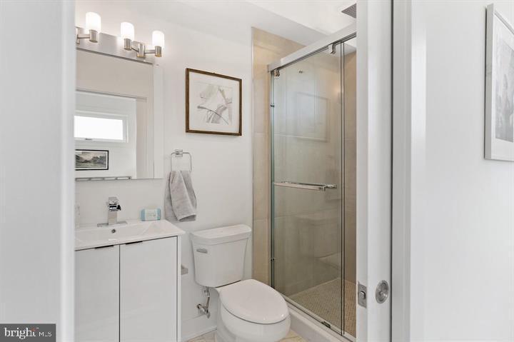 2001 E Cumberland STREET Unit: A