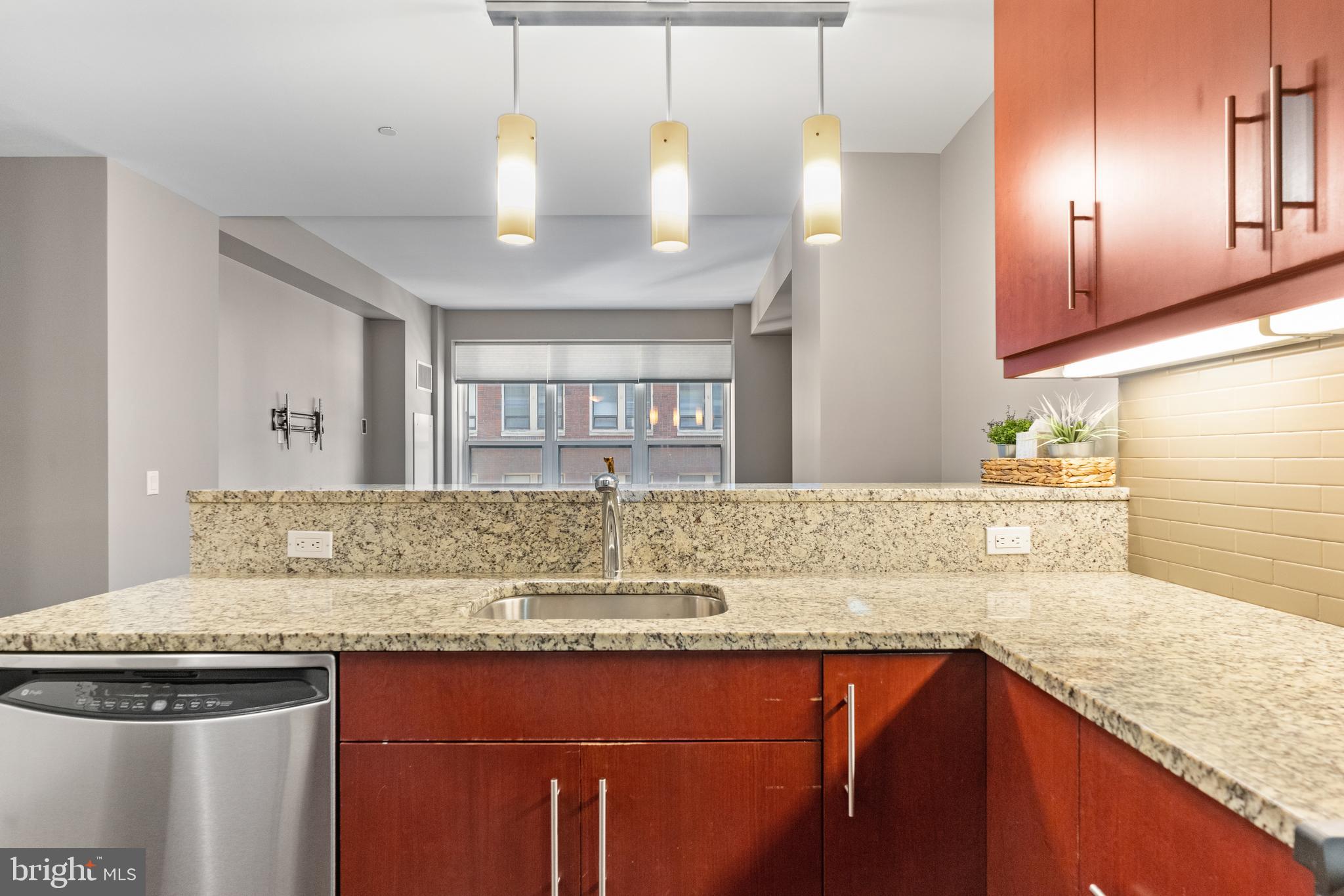 1425 Locust STREET Unit: 3D