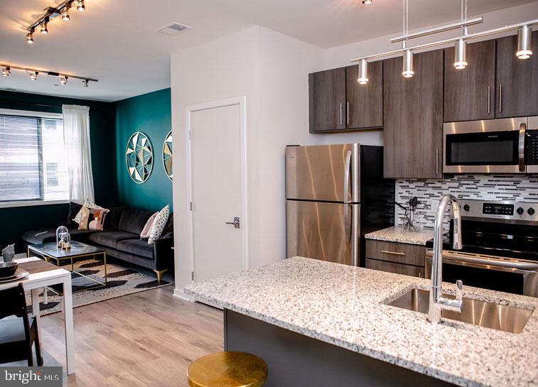 1410 N 31st STREET Unit: 1B-P-212