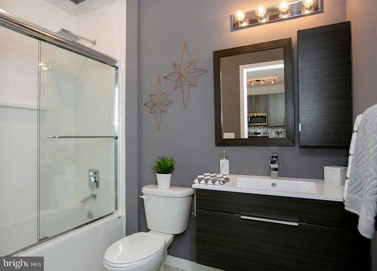 1410 N 31st STREET Unit: 1B-P-212