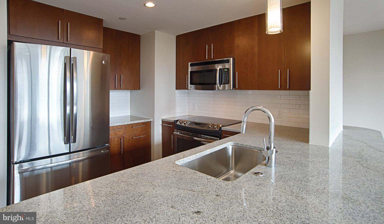 2200 Benjamin Franklin PARKWAY Unit: 2B-W1005