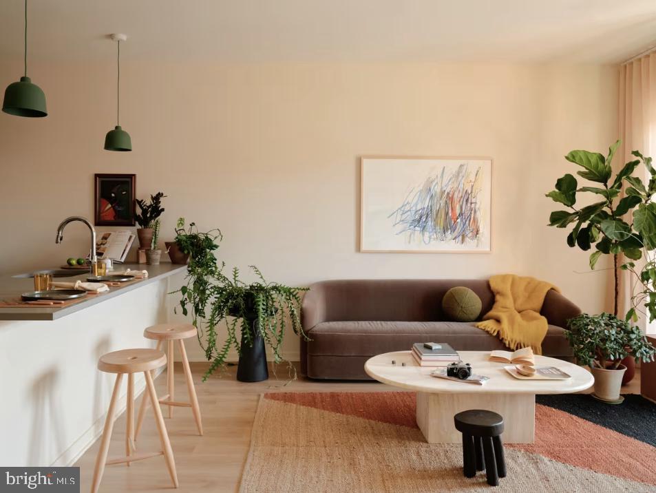 1525 N American STREET Unit: 1B-406