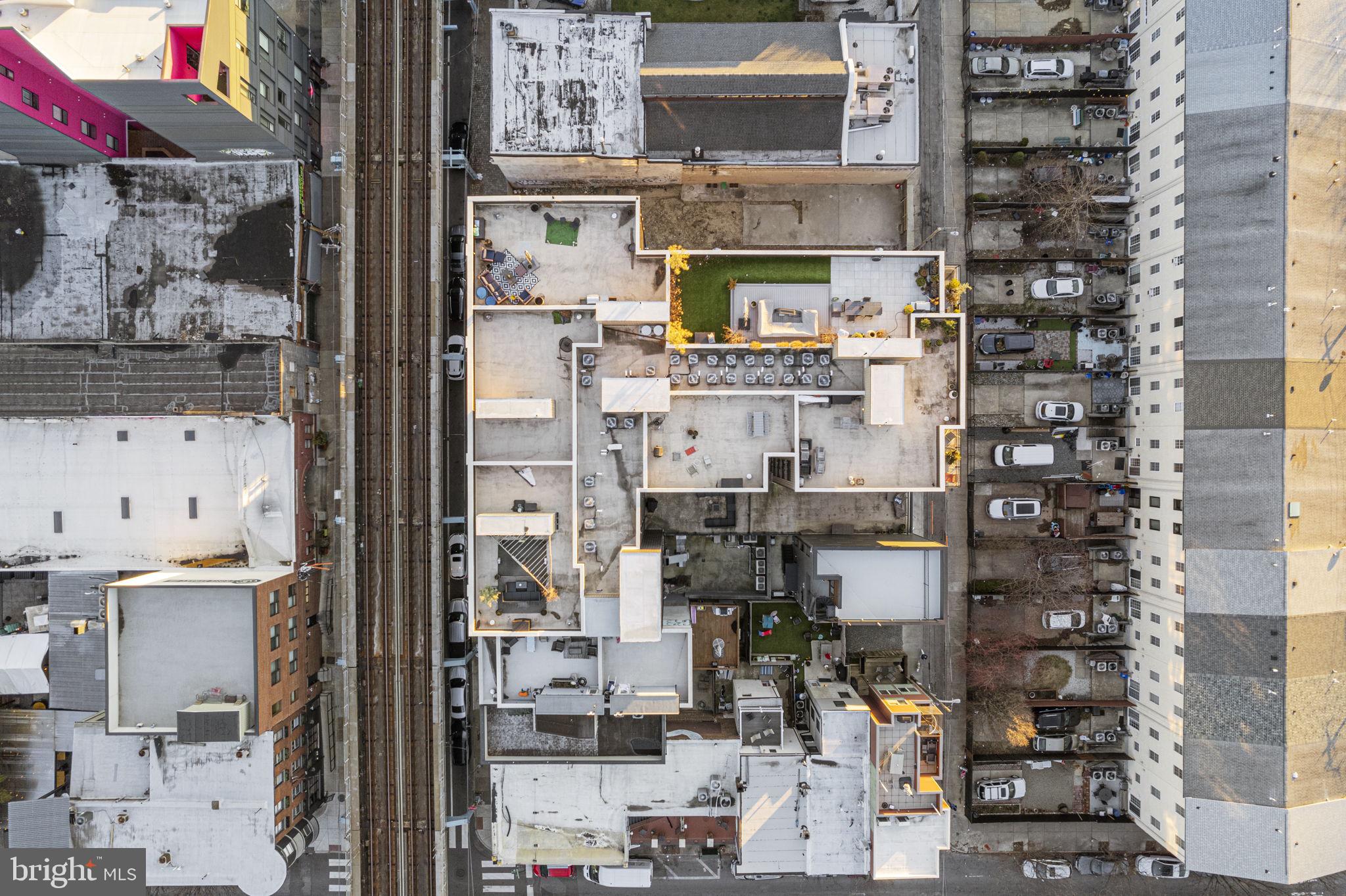 1232 N Front Street Unit: PH3