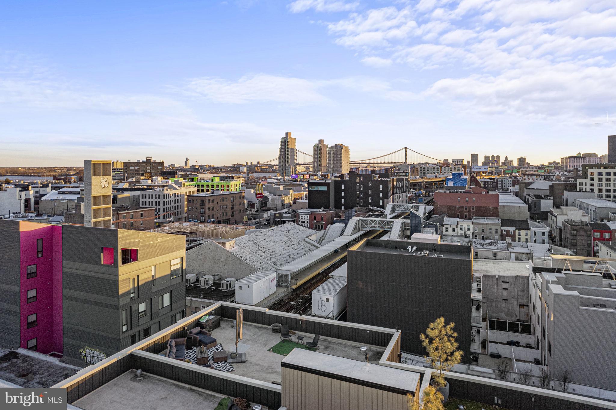 1232 N Front Street Unit: PH3