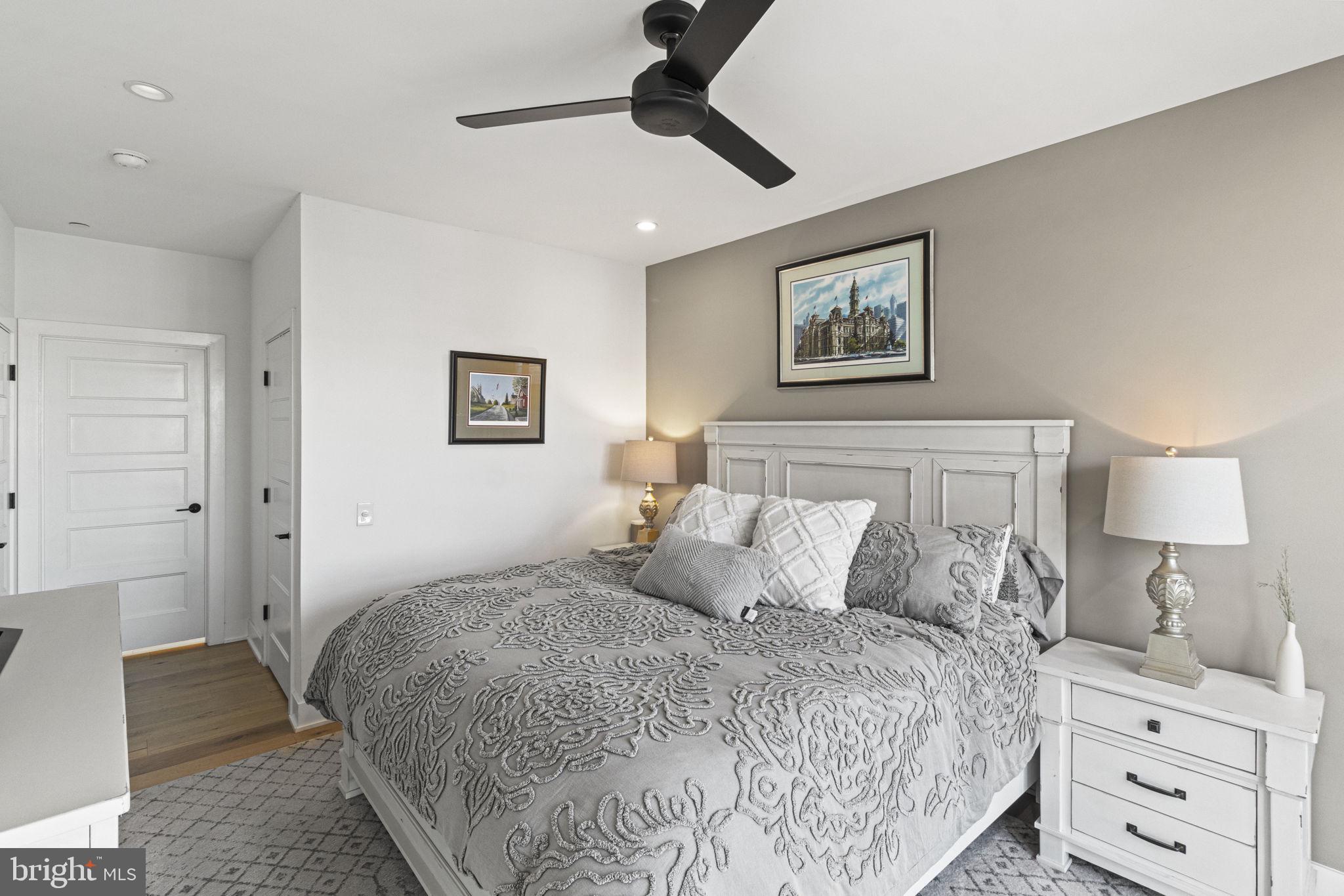 1232 N Front Street Unit: PH3