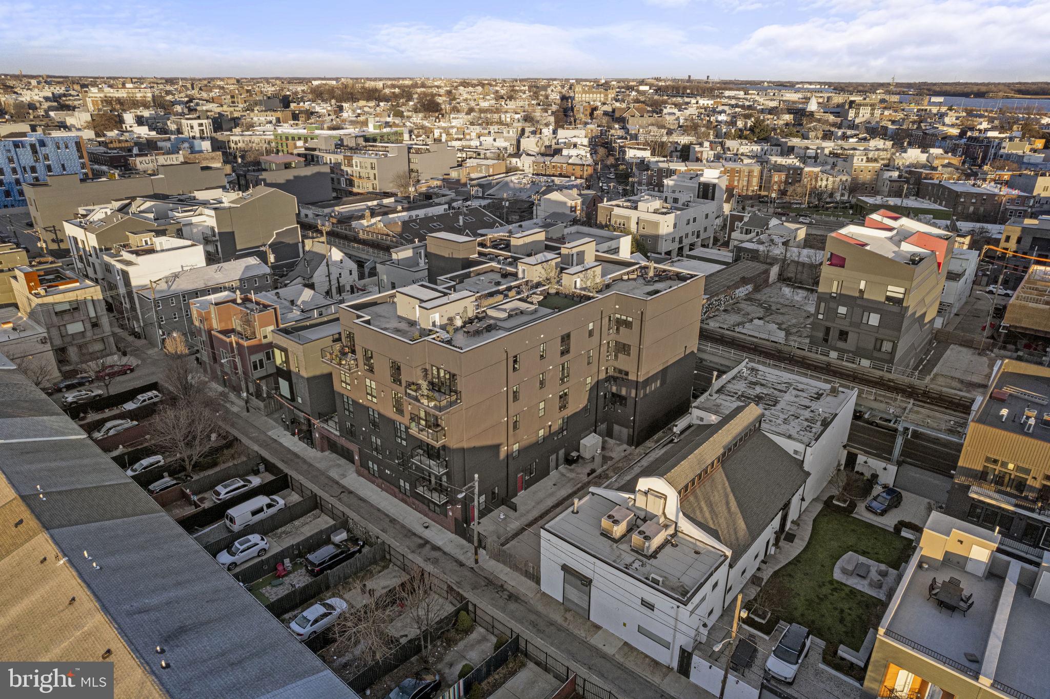 1232 N Front Street Unit: PH3