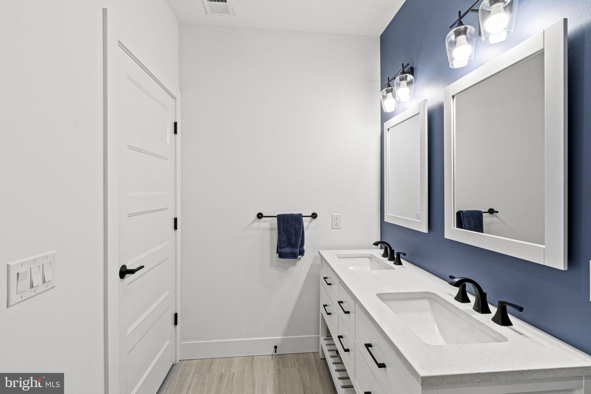 1232 N Front Street Unit: PH3