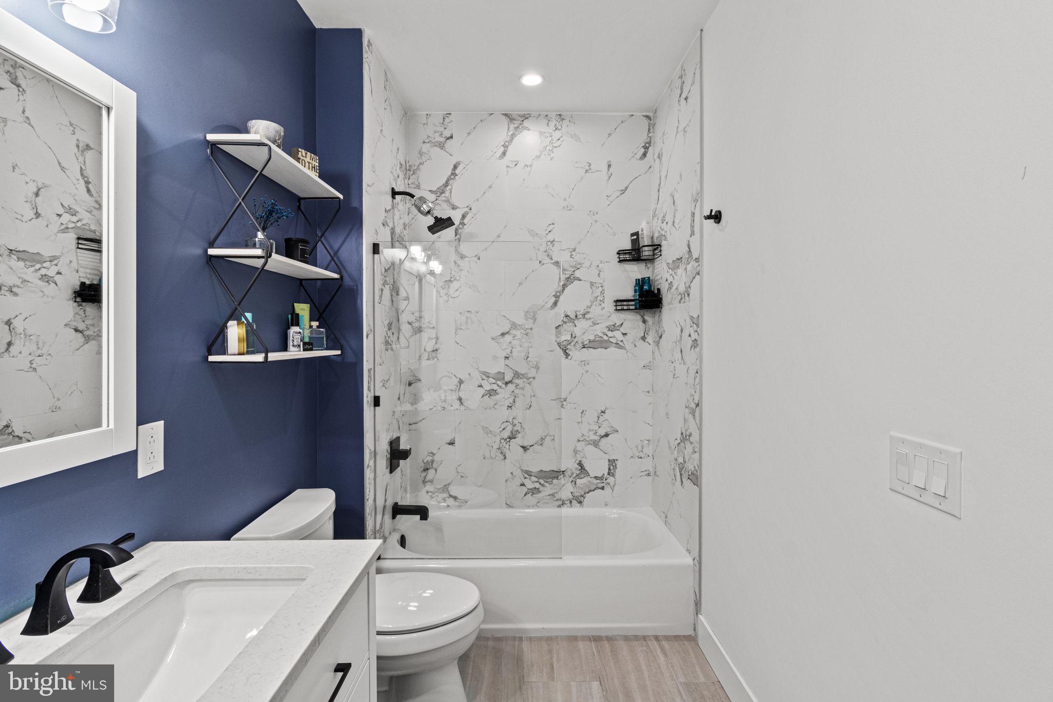 1232 N Front Street Unit: PH3