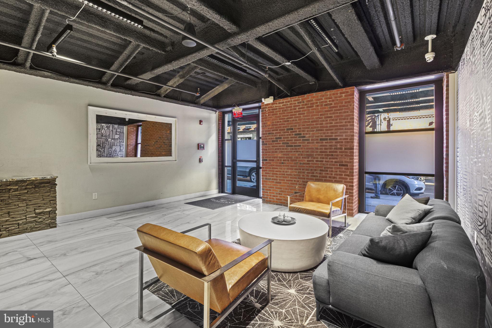 1232 N Front Street Unit: PH3