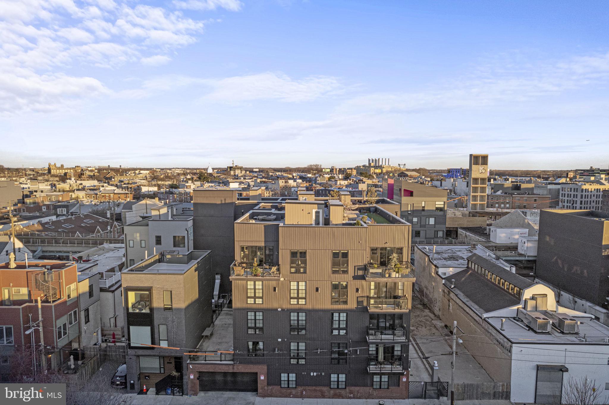 1232 N Front Street Unit: PH3