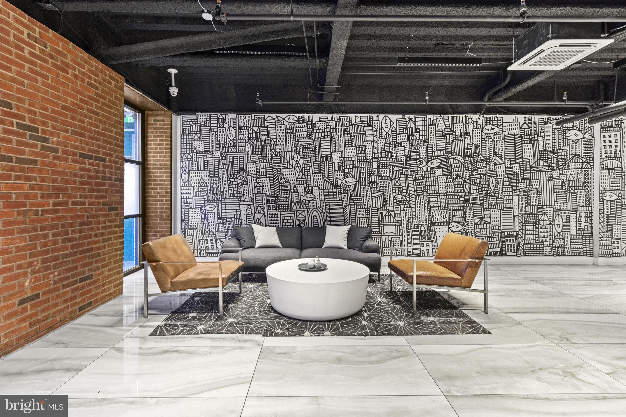 1232 N Front Street Unit: PH3