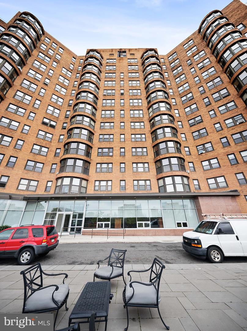 2201 Pennsylvania Ave Unit: 1114