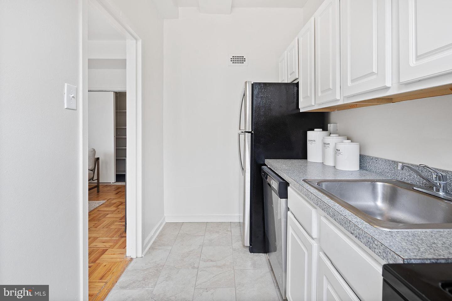 2201 Pennsylvania Ave Unit: 1114
