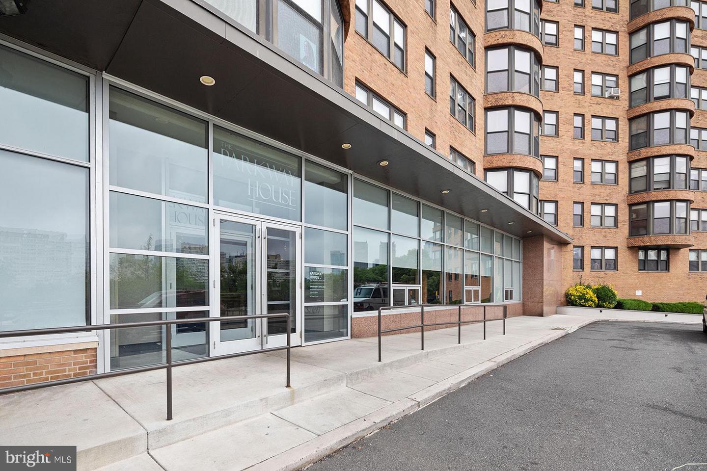 2201 Pennsylvania Ave Unit: 1114