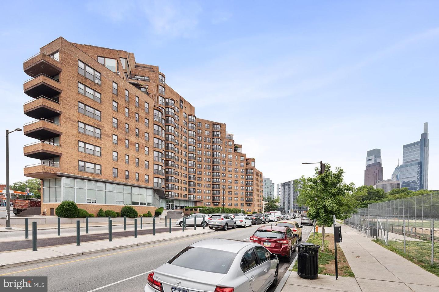 2201 Pennsylvania Ave Unit: 1114