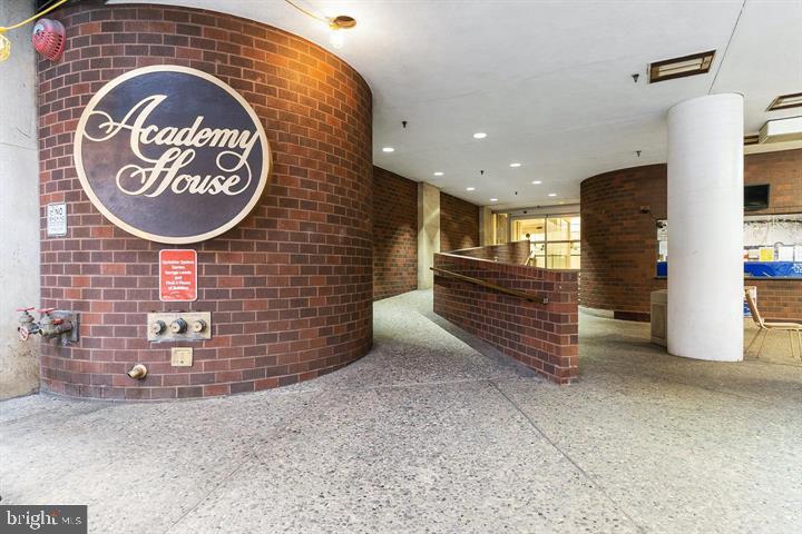 1420 Locust Street Unit: 31P