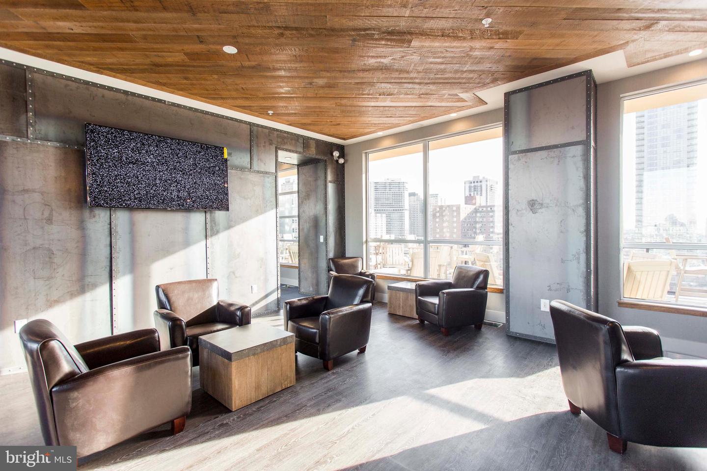 2121 Market Street Unit: 418