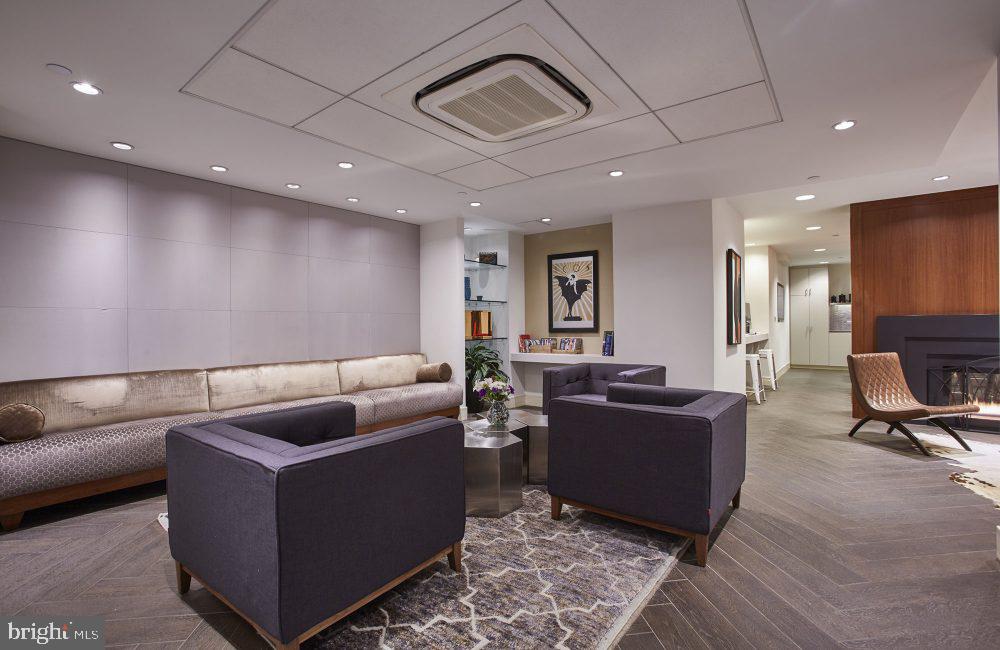 1616 Walnut Street Unit: 1B-1006