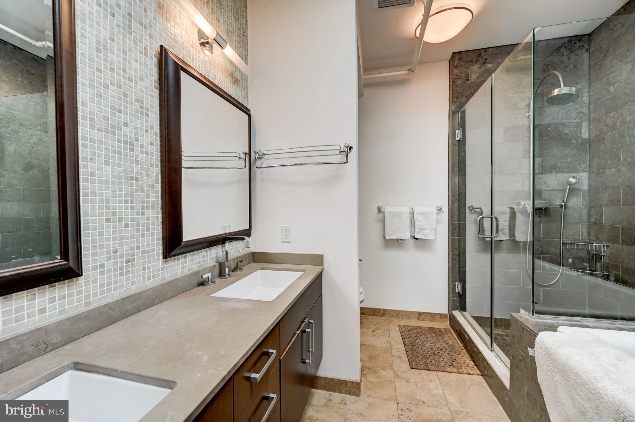 1228-32 Arch St #8b