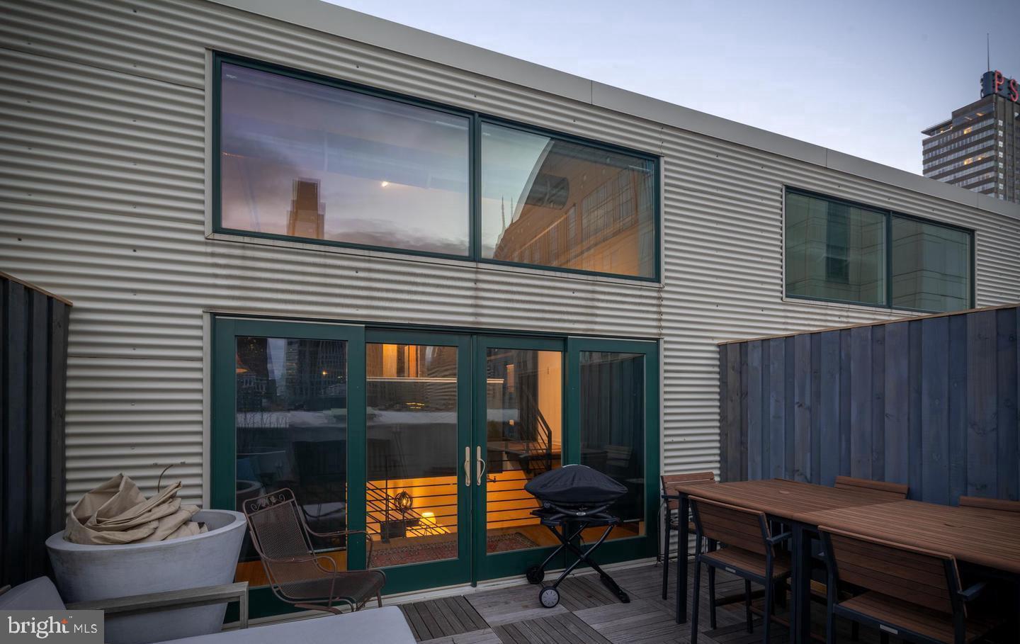 1228-32 Arch St #8b