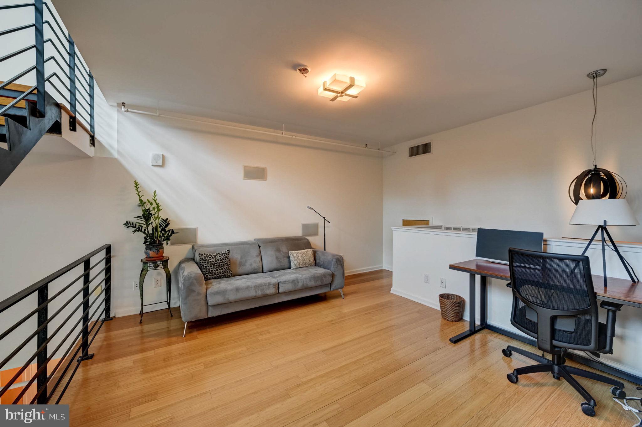 1228-32 Arch St #8b
