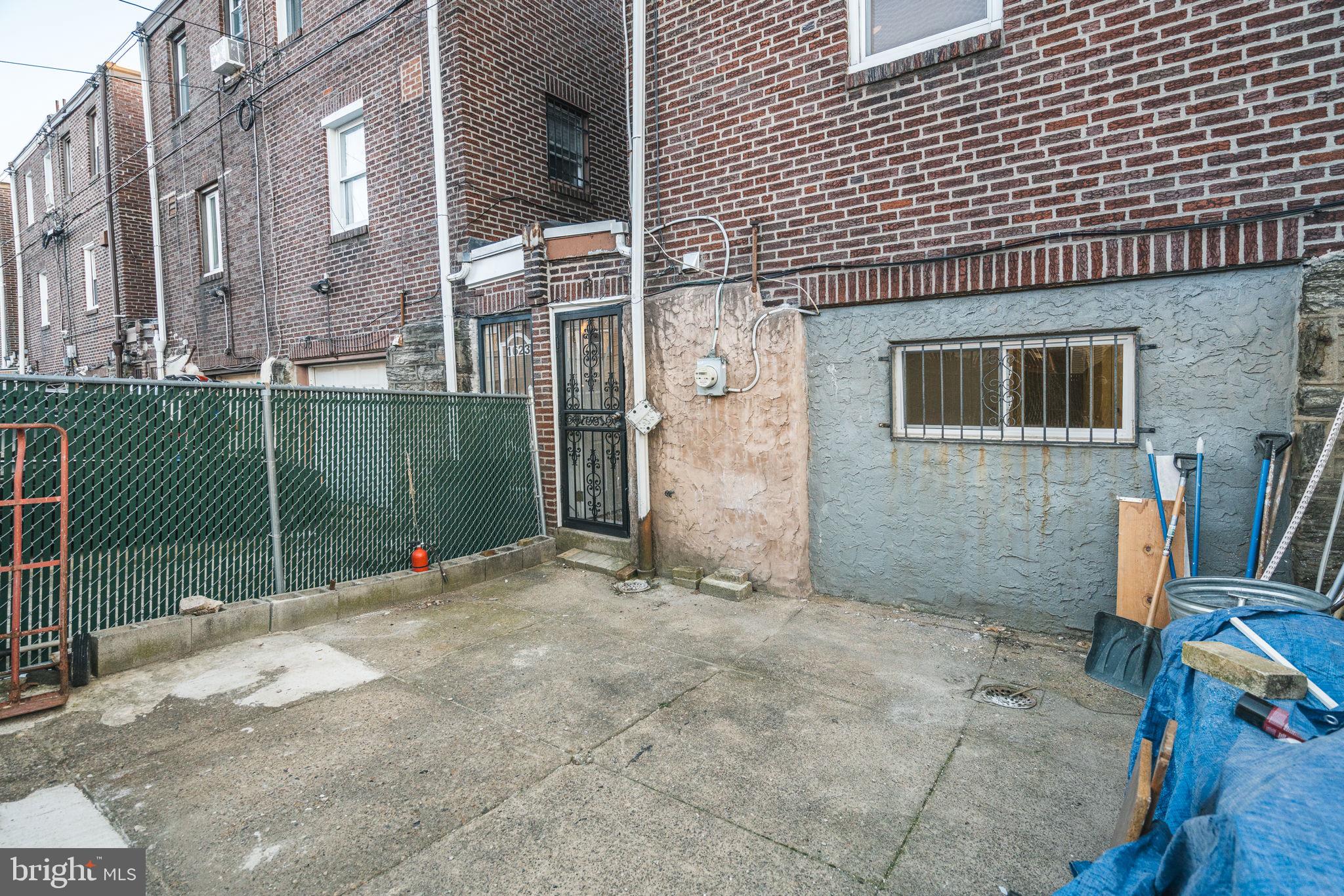 1625 W Grange Ave