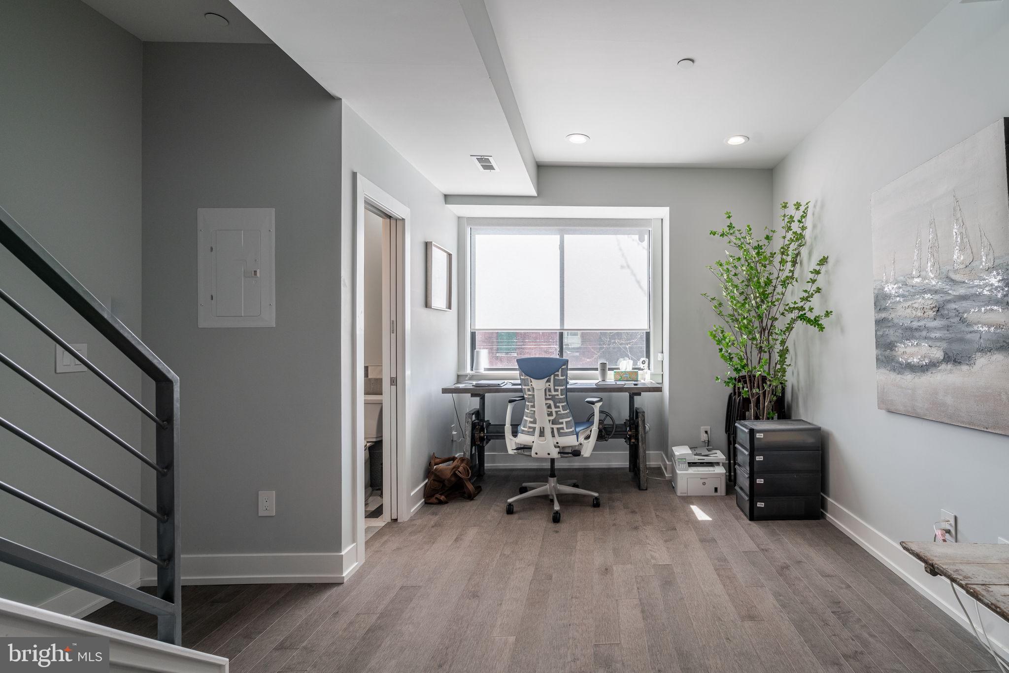 1907 E Huntingdon St #2