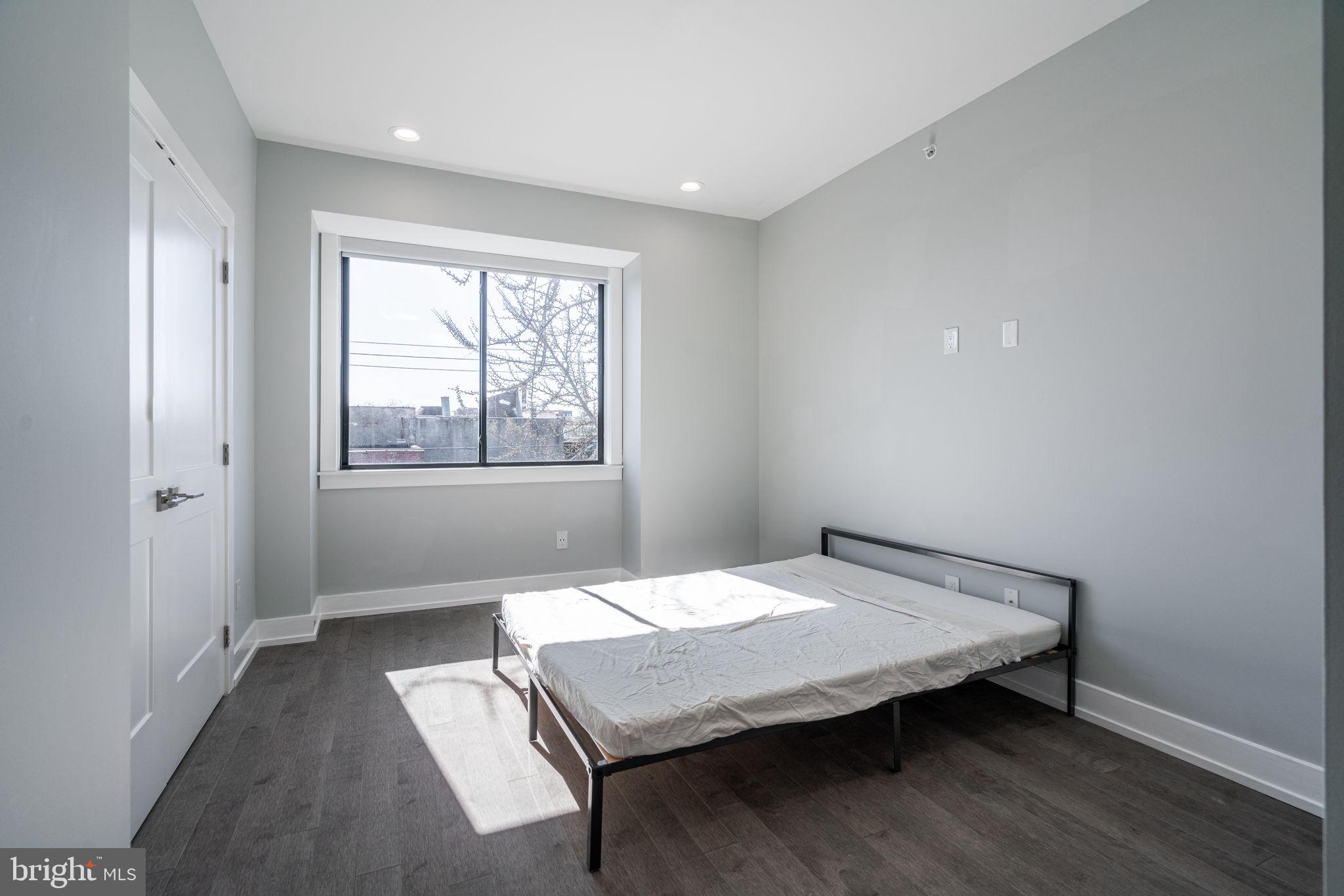 1907 E Huntingdon St #2