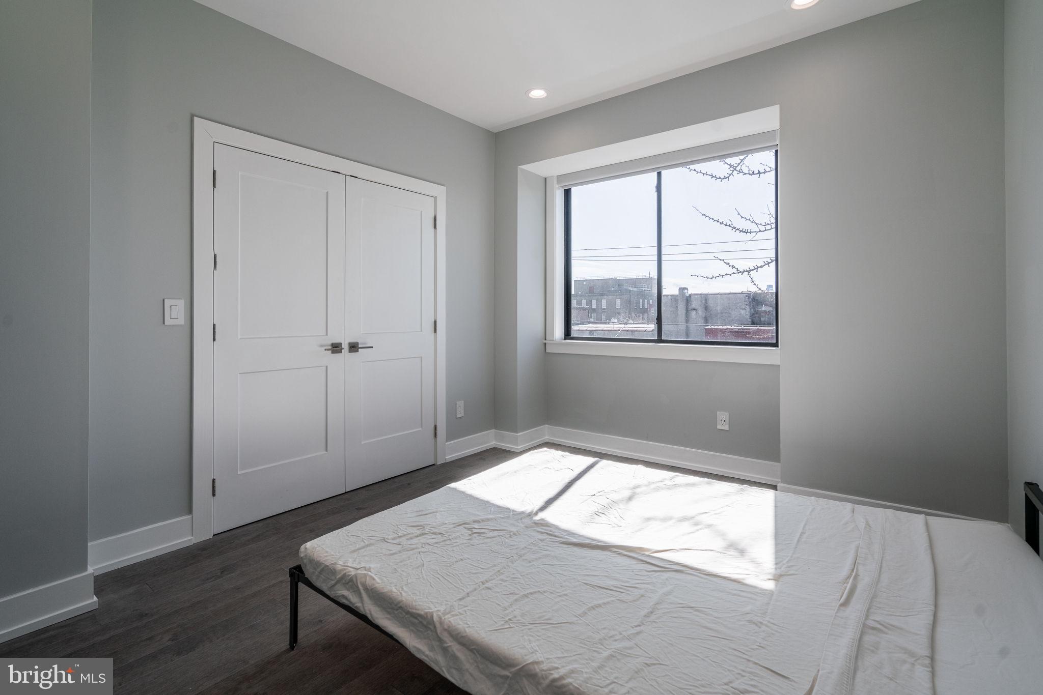 1907 E Huntingdon St #2