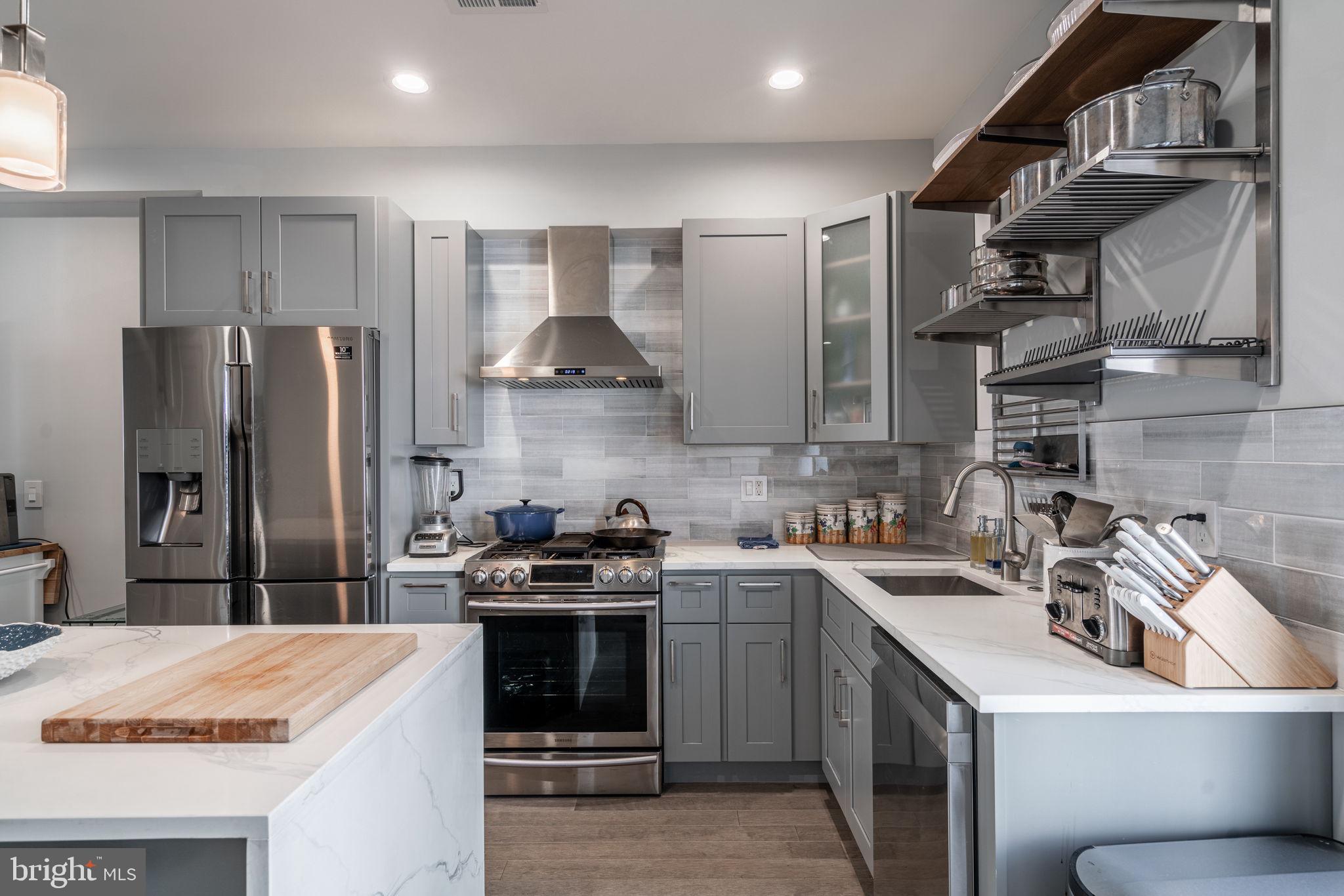 1907 E Huntingdon St #2