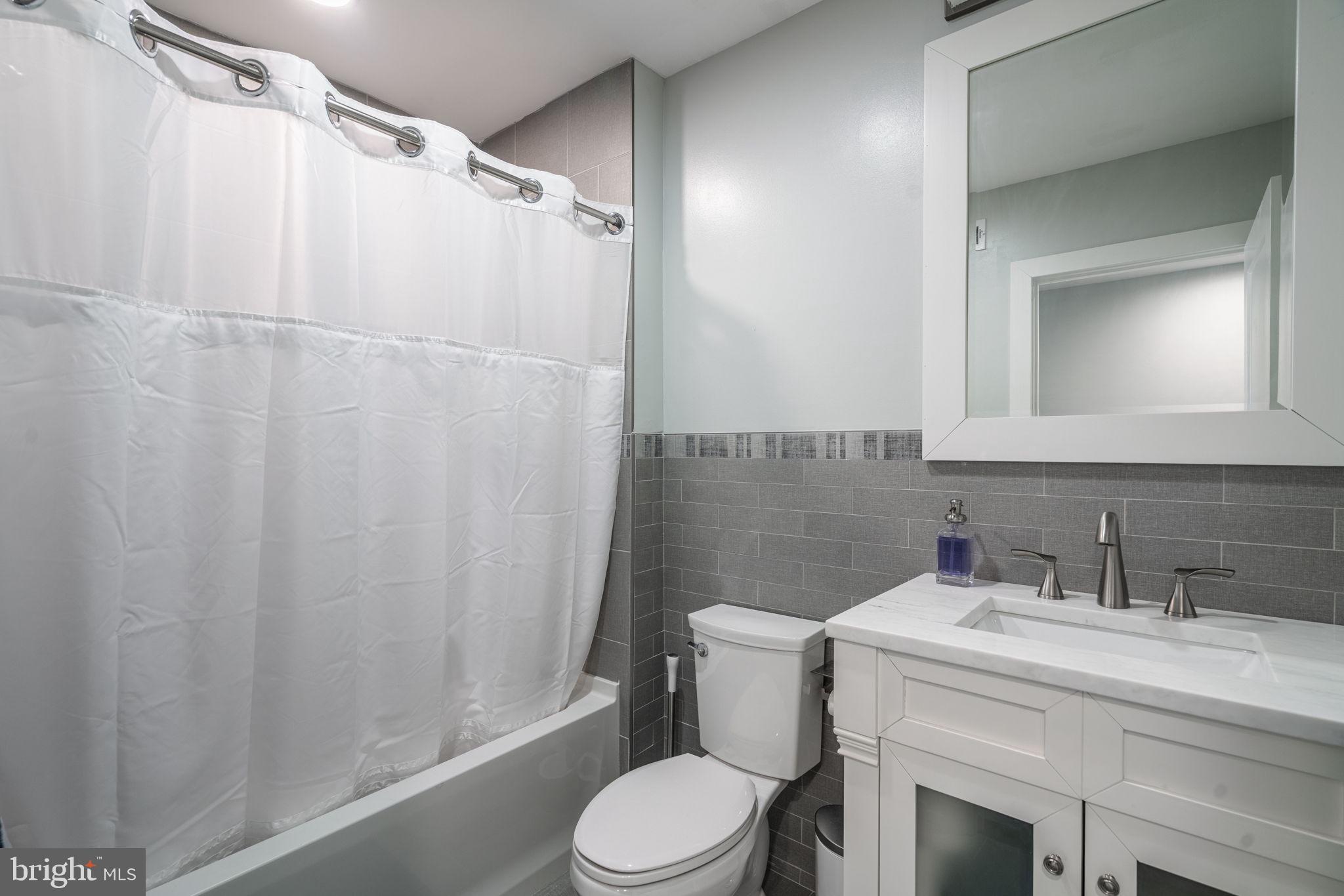 1907 E Huntingdon St #2