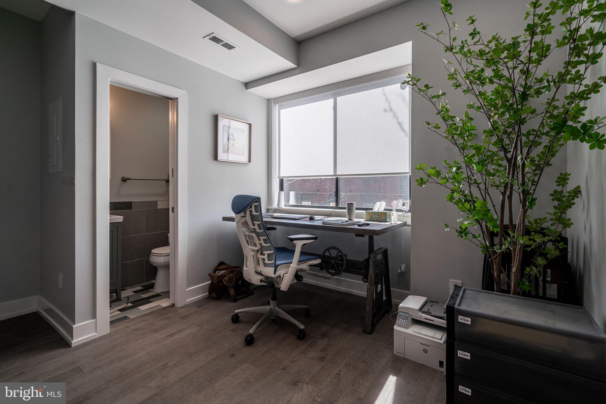 1907 E Huntingdon St #2