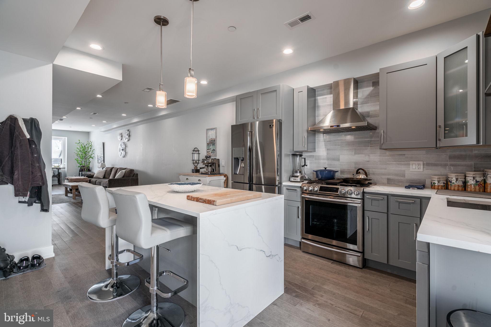 1907 E Huntingdon St #2