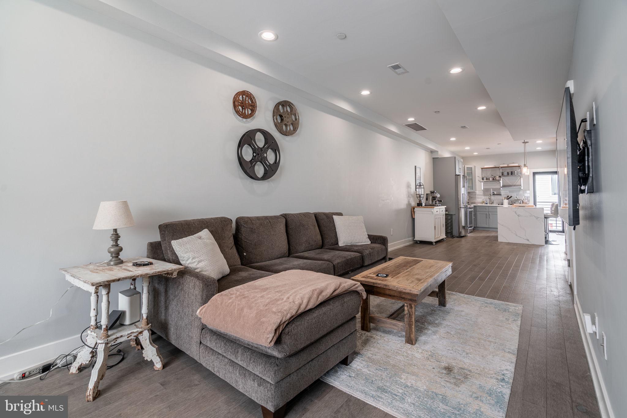 1907 E Huntingdon St #2