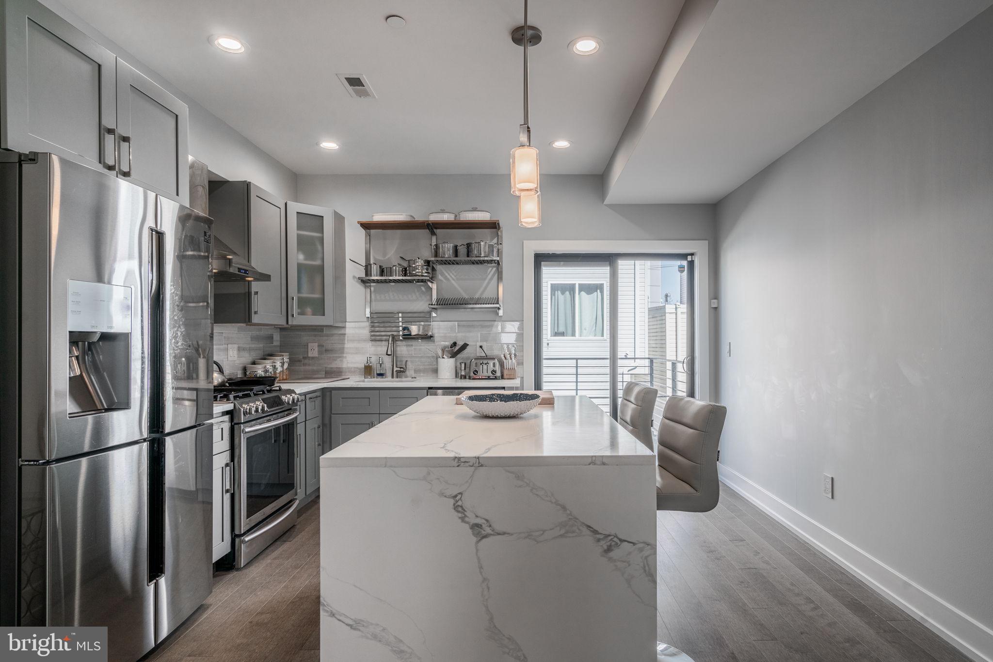 1907 E Huntingdon St #2