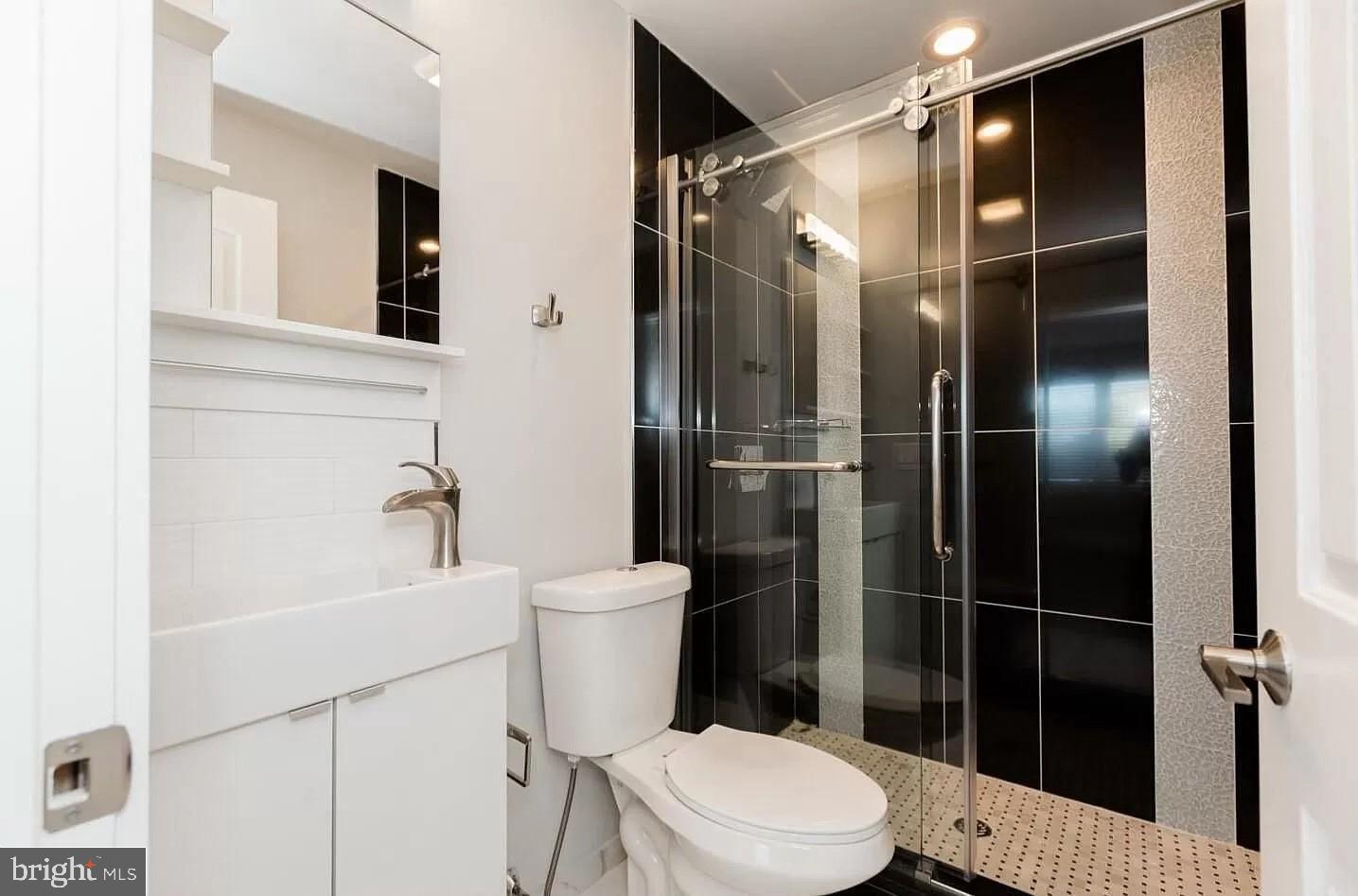 2564 Frankford Ave #3f