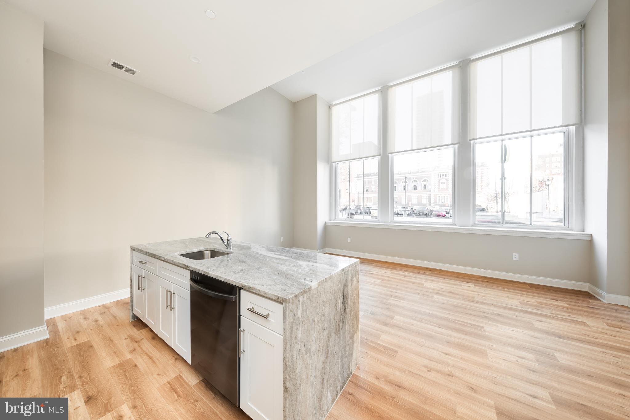 2121-41 Market St #103