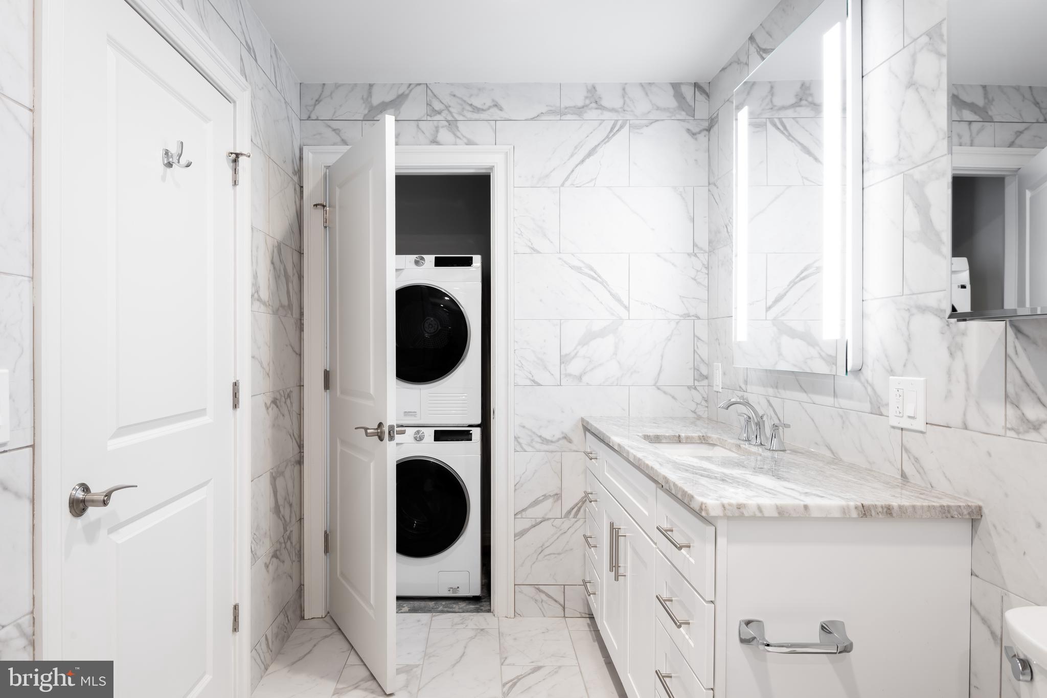 2121-41 Market St #104