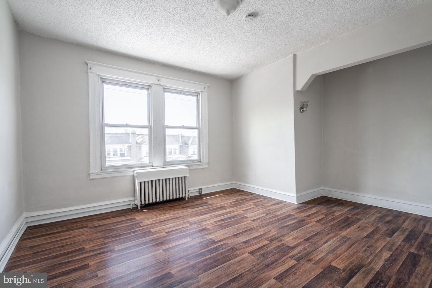 1617 W Nedro Ave