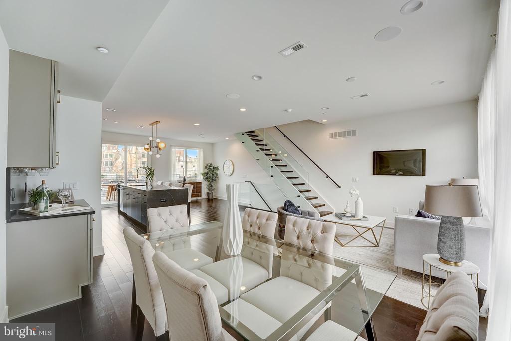651 N Park Ave