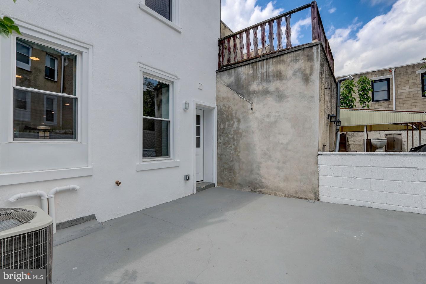 1327 S 10th St